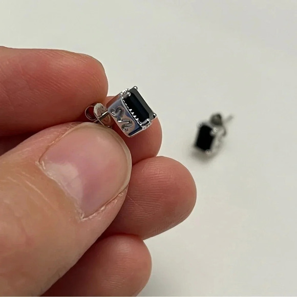 SIMPLY VERA VERA WANG 925 SAI Rectangle STERLING SILVER STUD EARRINGS - Picture 6 of 10